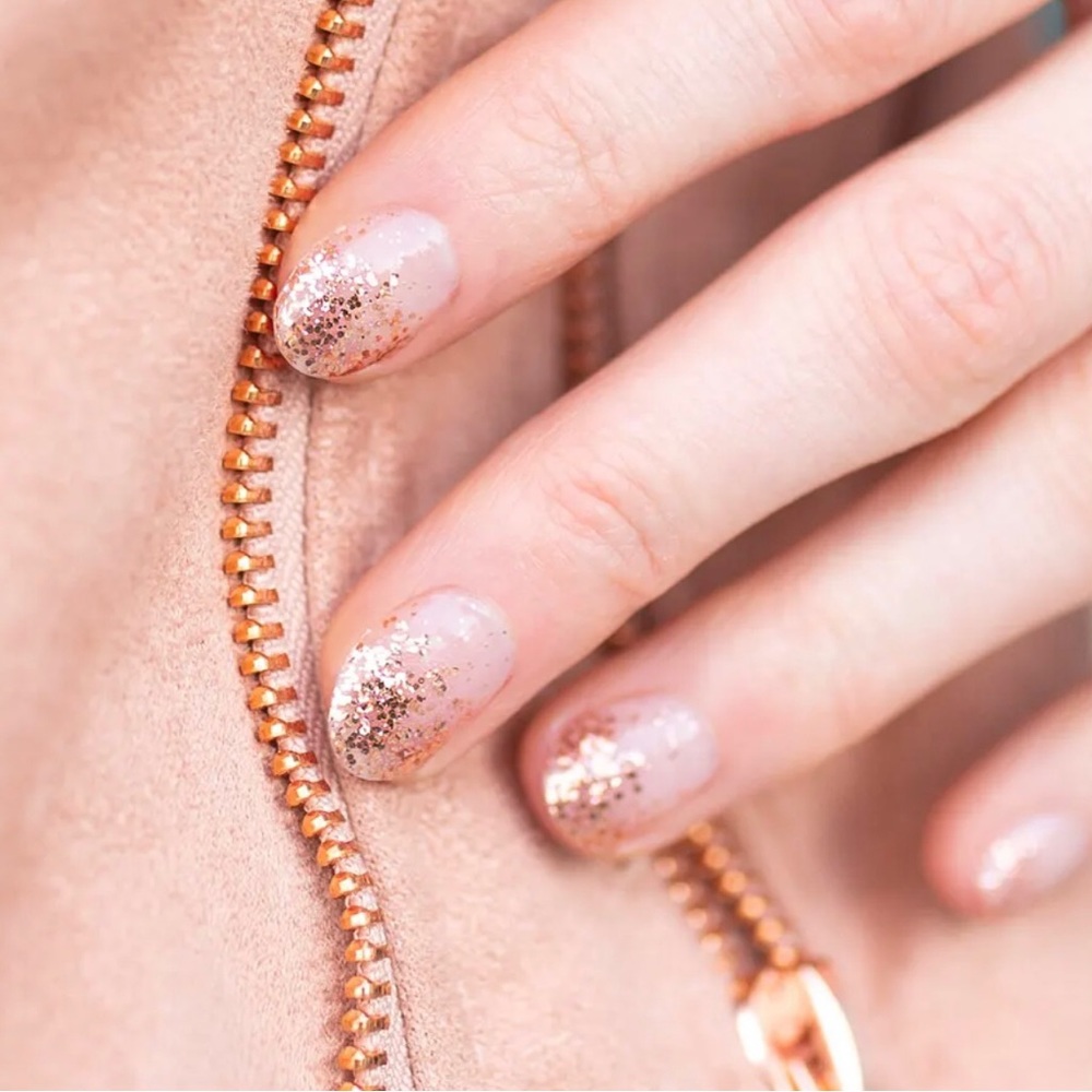 Color Street Nail Strips - Coming Up Rose Gold